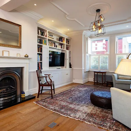 Veeve - Chiswick Victorian Gem