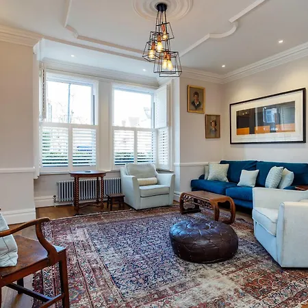 Holiday home Veeve - Chiswick Victorian Gem *