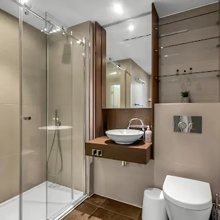 Londwell, Kings Cross & Pentonville Luxury Balcony Apartment London