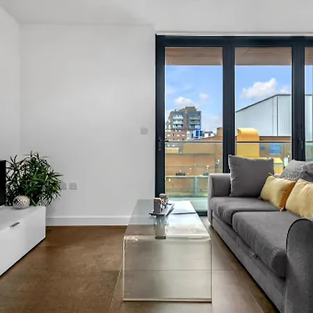 Londwell, Kings Cross & Pentonville Luxury Balcony * London