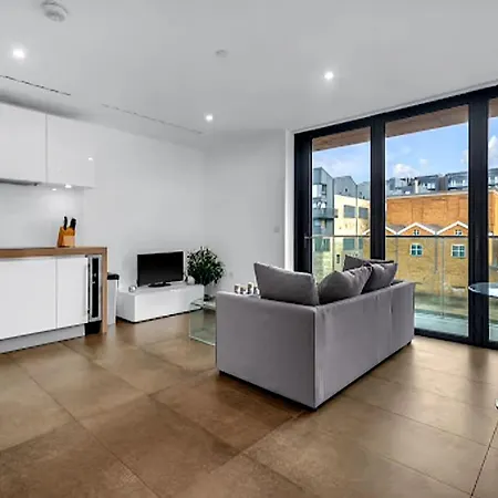 Londwell, Kings Cross & Pentonville Luxury Balcony London