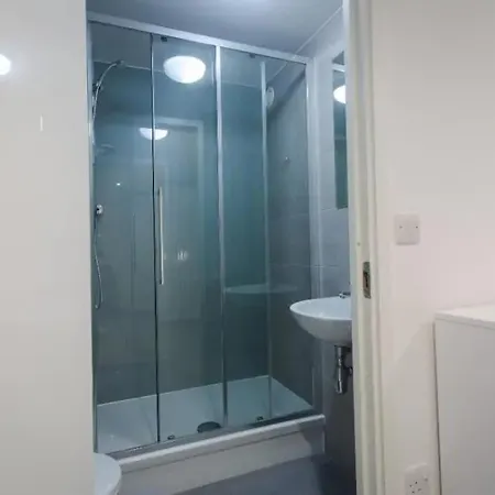 Apartment Exclusive Student Only Modern In The Heart Of Londons Academic And Cultural Hub