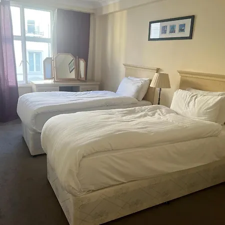 Apartment Hertford Court London