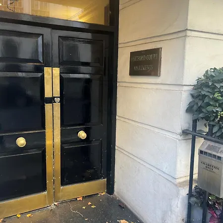 Hertford Court Apartment