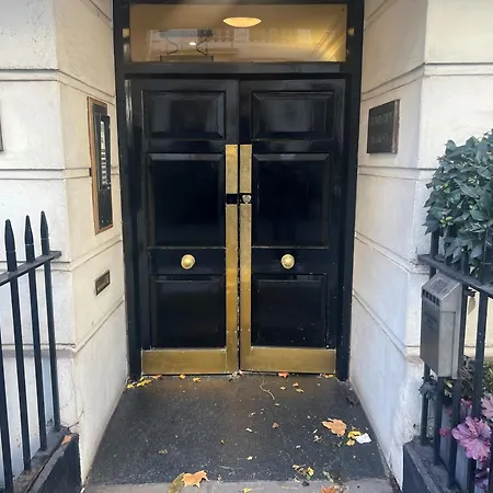Hertford Court London
