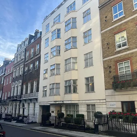 Hertford Court Apartment *