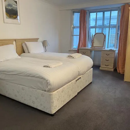 Hertford Court
