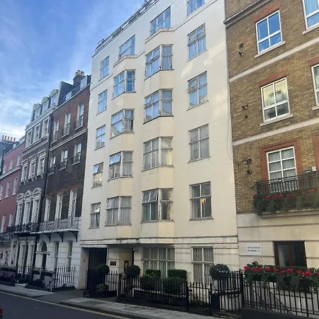 Hertford Court Apartment