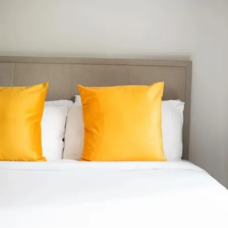Apartment Capital Two Bedroom In Colindale *