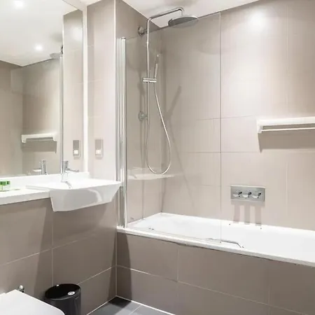 Apartment Capital Two Bedroom In Colindale