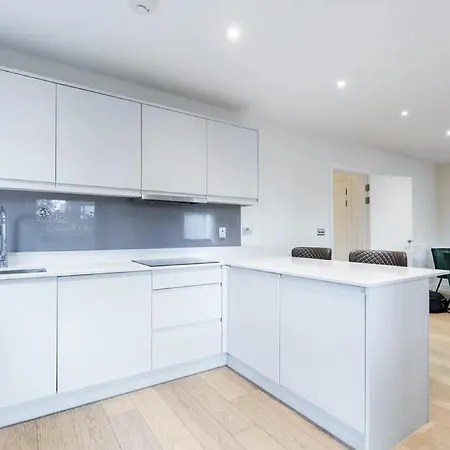 Capital Two Bedroom In Colindale * Edgware