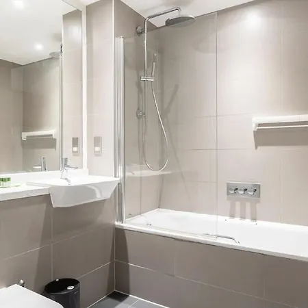 Capital Two Bedroom In Colindale