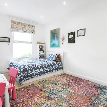 Villa 5-bed Family Retreat In Chiswick *