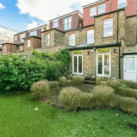 Villa 5-bed Family Retreat In Chiswick
