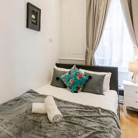 Covent Garden Collections Homestay London