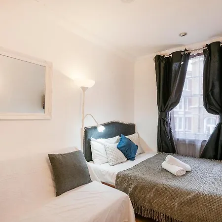 Covent Garden Collections Homestay *