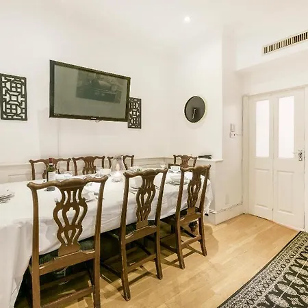 Homestay Covent Garden Collections