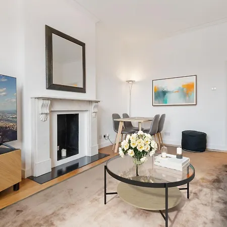 Heavenly Stays, Knightsbridge, Stylish 2-bd Escape Apartment *