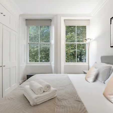 Heavenly Stays, Knightsbridge, Stylish 2-bd Escape Apartment