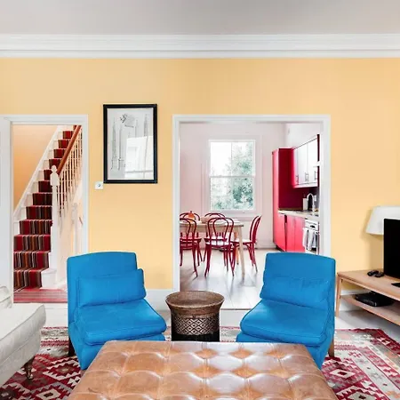 Vibrant With A Patio In Chelsea Apartment