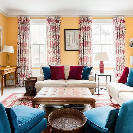 Vibrant With A Patio In Chelsea Apartment London