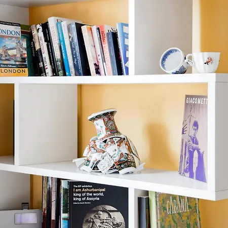 Apartment Vibrant With A Patio In Chelsea London