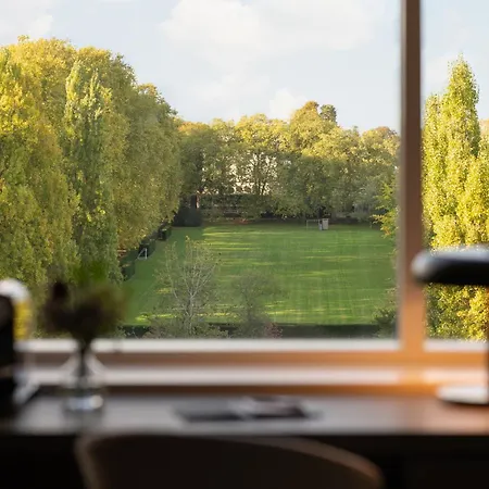 Royal Garden Hotel 5*