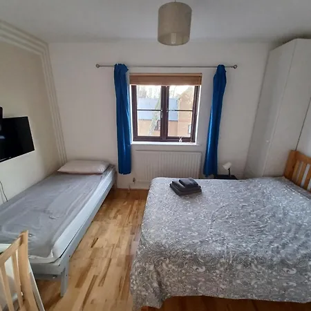 With En-suite And Free Parking London