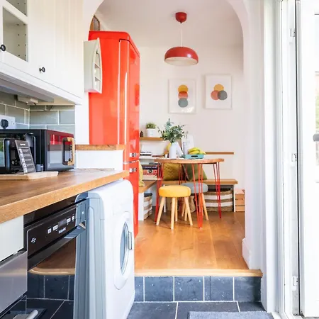 Apartment Charming Garden Flat With A Free Parking Ealing