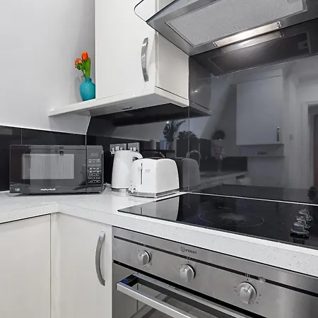 The High Street Kensington Boutique Apartment *