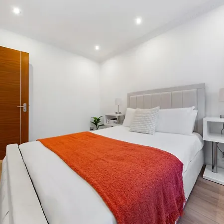 The High Street Kensington Boutique Apartment *