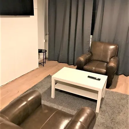 Lovely 2 Bedroom Close To Plaistow Station * London
