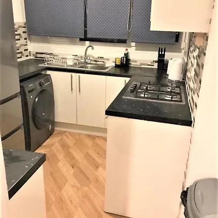 Lovely 2 Bedroom Close To Plaistow Station