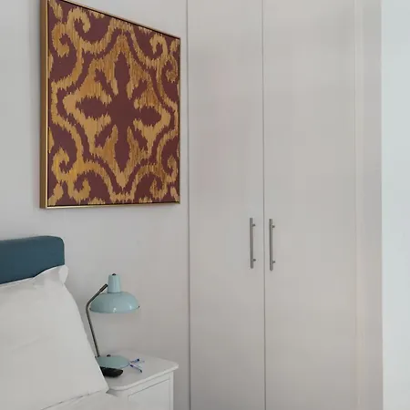 Hafh In Paddington - Double 3 *