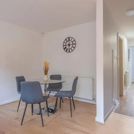 Brilliant Bromley, Spacious, Garden, Free Parking Apartment