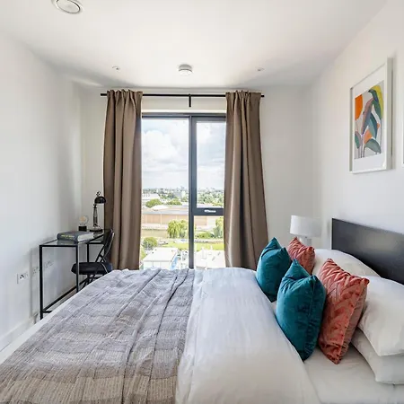 High-Spec Apartment- Prime East London - Near O2 Arena * London