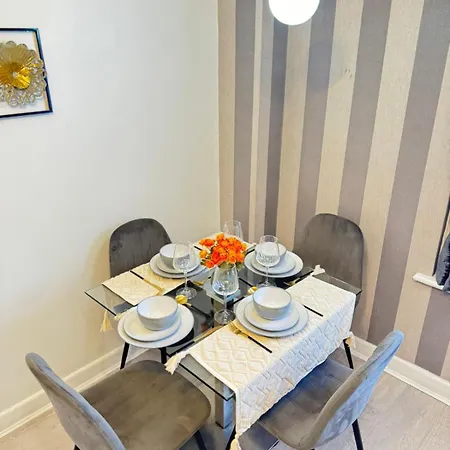 Beautiful Family Near Hyde Park * London