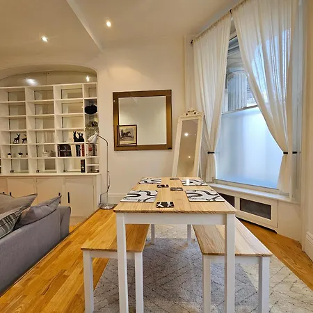 Nest 2 Bedroom In Paddington Apartment London