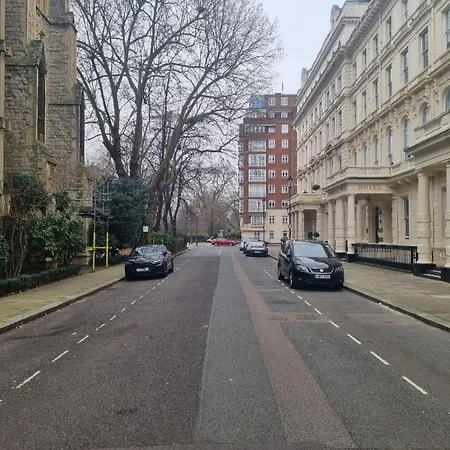 Flat By Hyde Park - 21 *