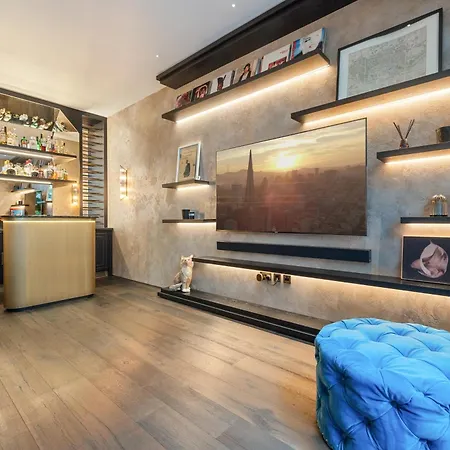 Apartment Elegant 4-br House With Garden *