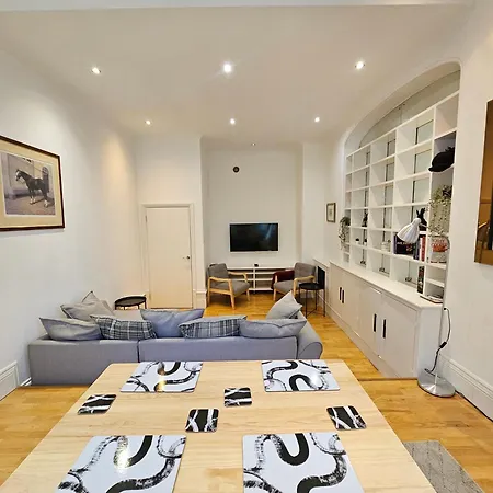 Nest 2 Bedroom In Paddington Apartment *