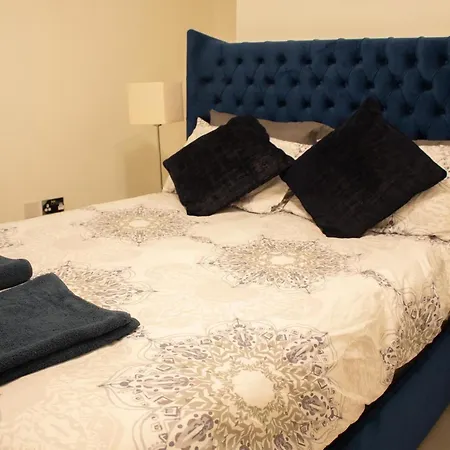 Spacious 2 Bedroom In Woolwich 15 Minutes To 02 London