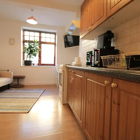 1 Bed Cheshire St Brick Lane Apartment London