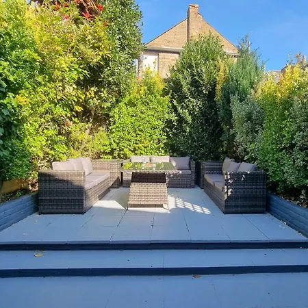Garden View Double Room, 20 Mins To London, 1gb Internet *