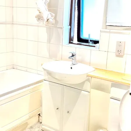 Guest house Barchester St London