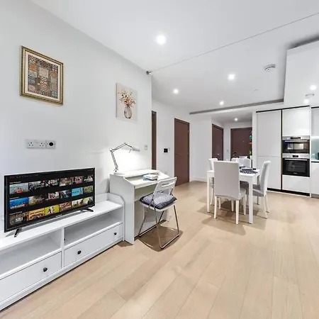 Bright Balcony Retreat Hammersmith *