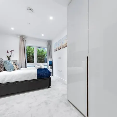 Apartment Bright Balcony Retreat Hammersmith *