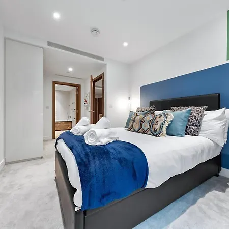 Bright Balcony Retreat Hammersmith London