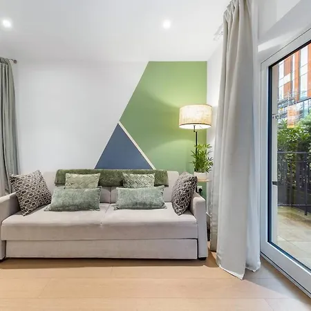 Bright Balcony Retreat Hammersmith *