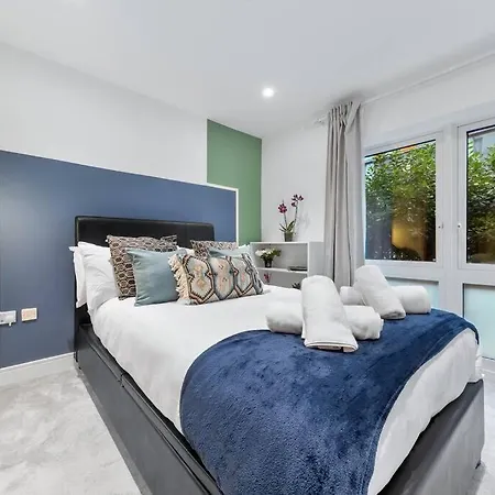 Apartment Bright Balcony Retreat Hammersmith *